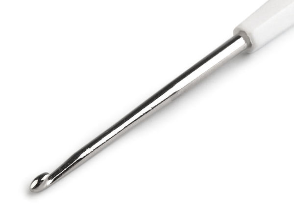 Ergonomic Crochet Hooks with Comfortable Grip Handles - Premium Knitting & Crochet Tools in Sizes 0, 2, 4 & 6