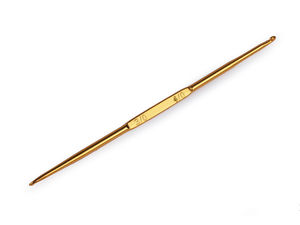 Premium Double-Sided Copper Crochet Hook - Lightweight Dual-Tip Tool for Crocheting, Knitting, and Dropped Stitch Repair