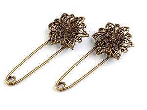 Filigree Floral Pin Brooch – Elegant Flower Decorative Brooch for Jackets, Dresses, and Hats (25x55 mm)