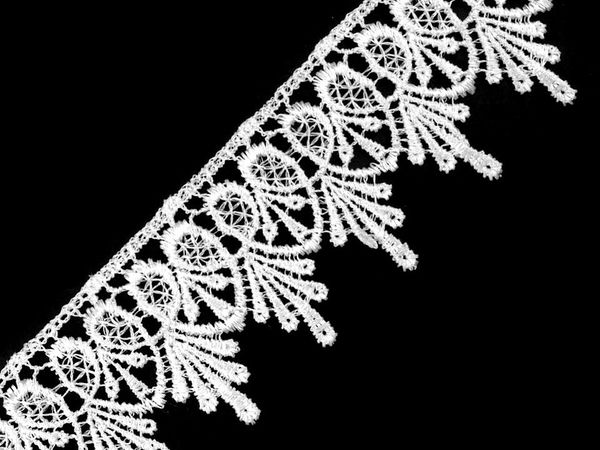Guipure Lace Applique Sewing Trim - 55mm Elegant Floral Embroidery Ribbon for Dressmaking, Apparel & Home Decor