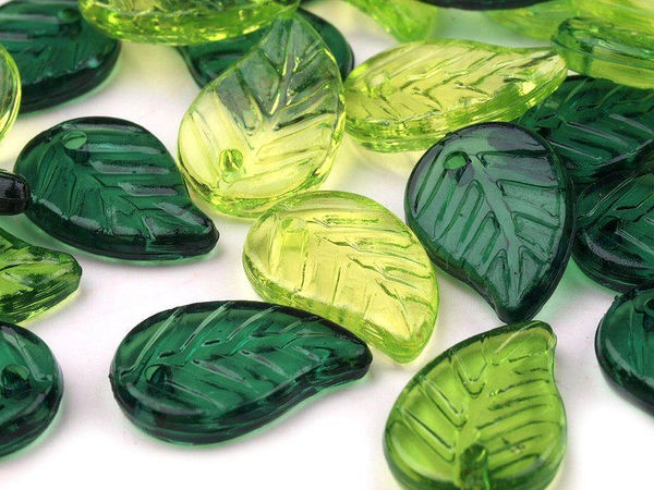 Transparent Acrylic Leaf Beads - 9x14mm Decorative Spacer Charms for Jewelry Making, Crafts, and Floral Arrangements (10g Pack)