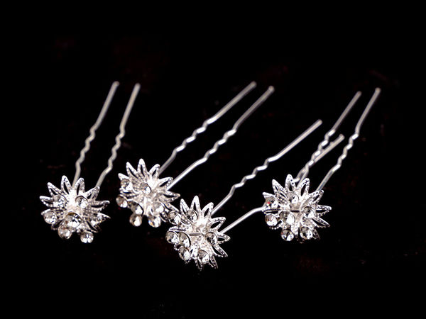 Elegant Flower Rhinestone Hairpin – Premium 18mm Crystal Strass Floral Hair Accessory for Bridal, Wedding, and Formal Hairstyles