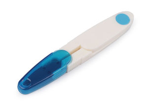 Premium 11cm Sewing Thread Snips - Precision Embroidery and Yarn Cutting Scissors with Protective Blade Cover
