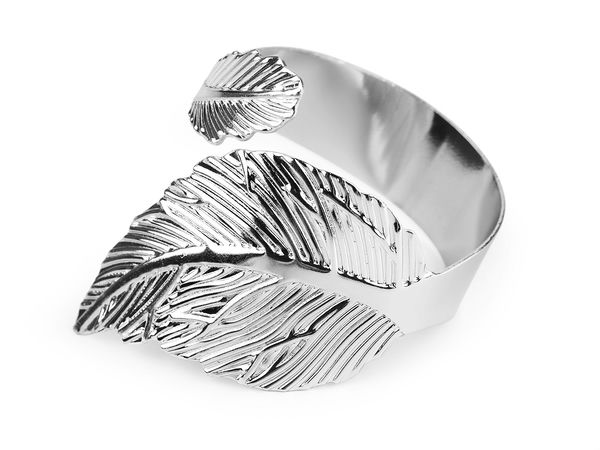 Elegant Silver Metal Leaf Napkin Ring for Festive Dining and Table Decor
