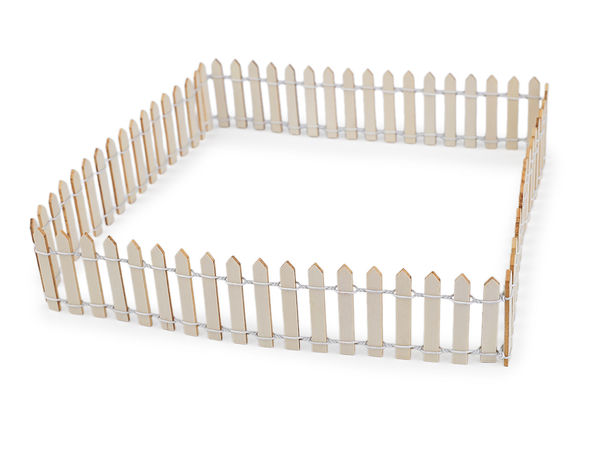 Flexible Miniature Wooden Picket Fence (90cm) - Shapeable Decorative Border for Crafts, Fairy Gardens, Dioramas, and Holiday Village Displays