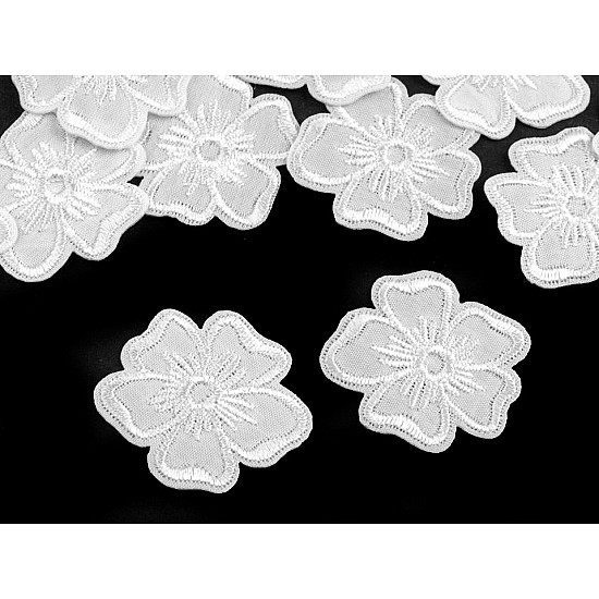 Iron on Patch Embroidered Flower, white